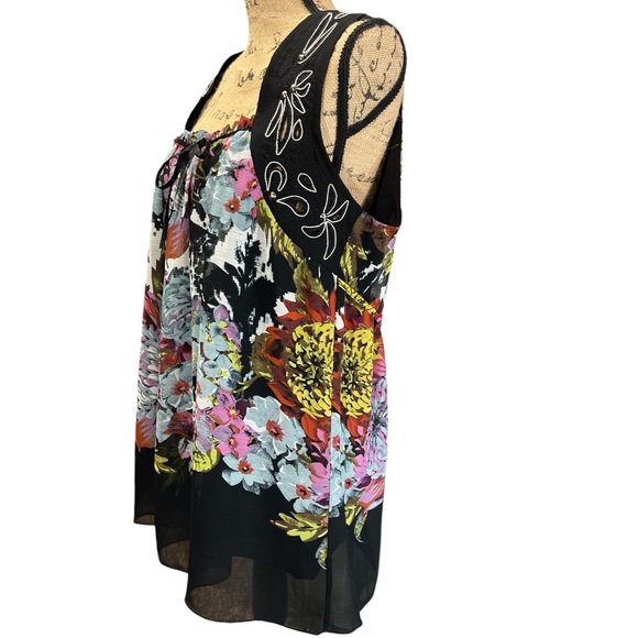 Jaipur EC floral print in black top. Size XLarge - Picture 4 of 7